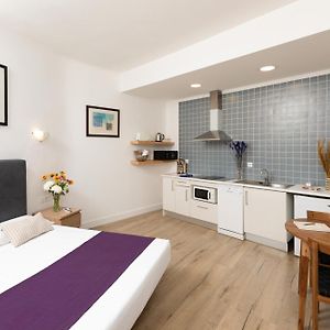Studio met een King Size Bed